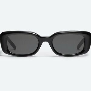 GENTLE MONSTER the Bell Bold Sunglasses